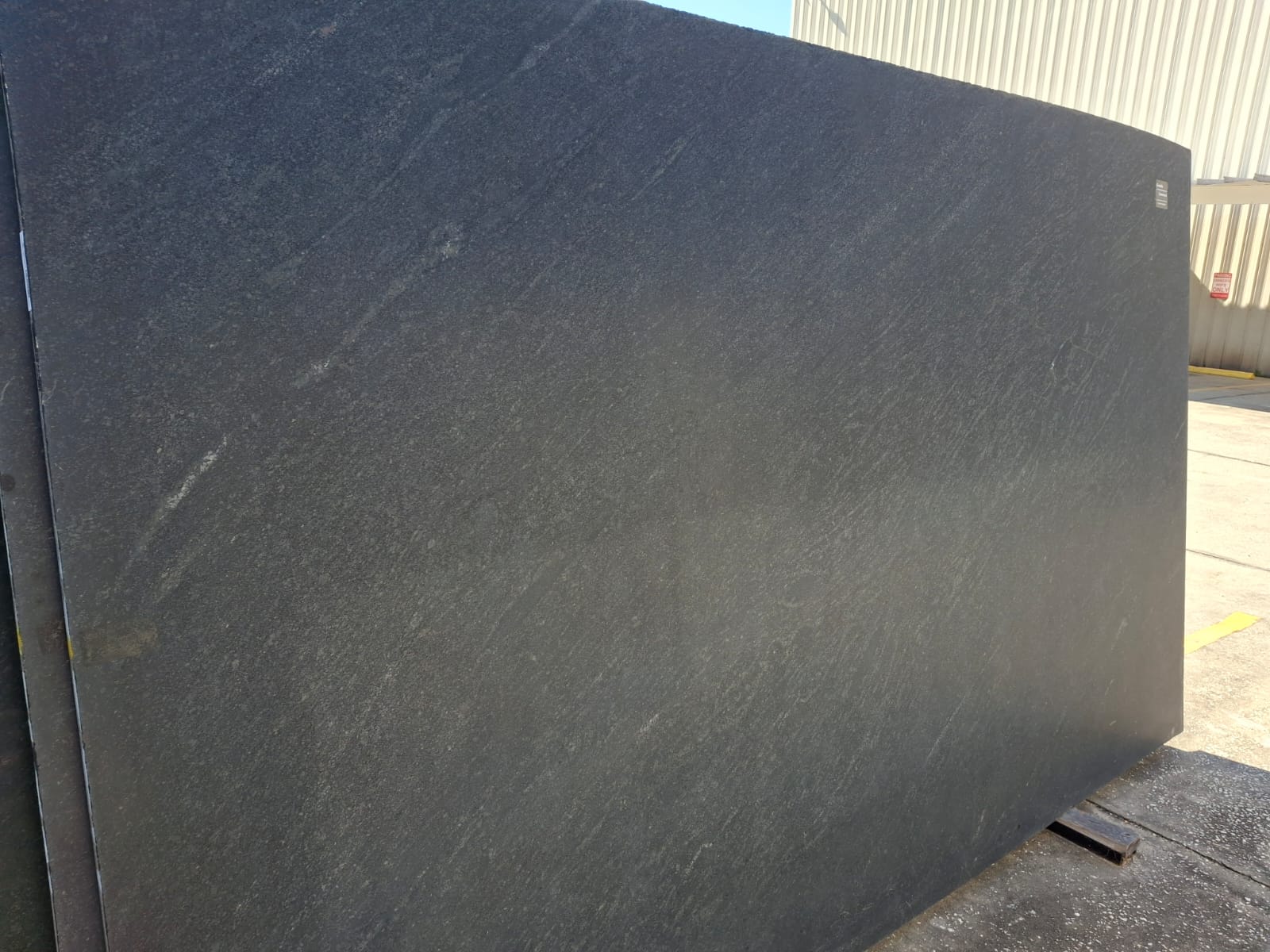 Negressco Eggshell Horned slab sample